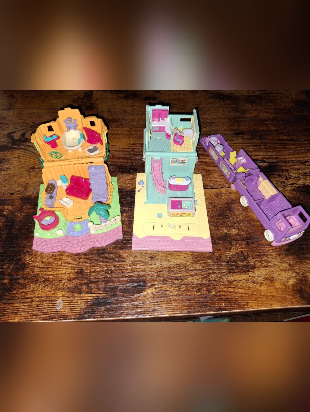 Polly Pocket Elephant House, Beach Cafe, And Stable On The Go